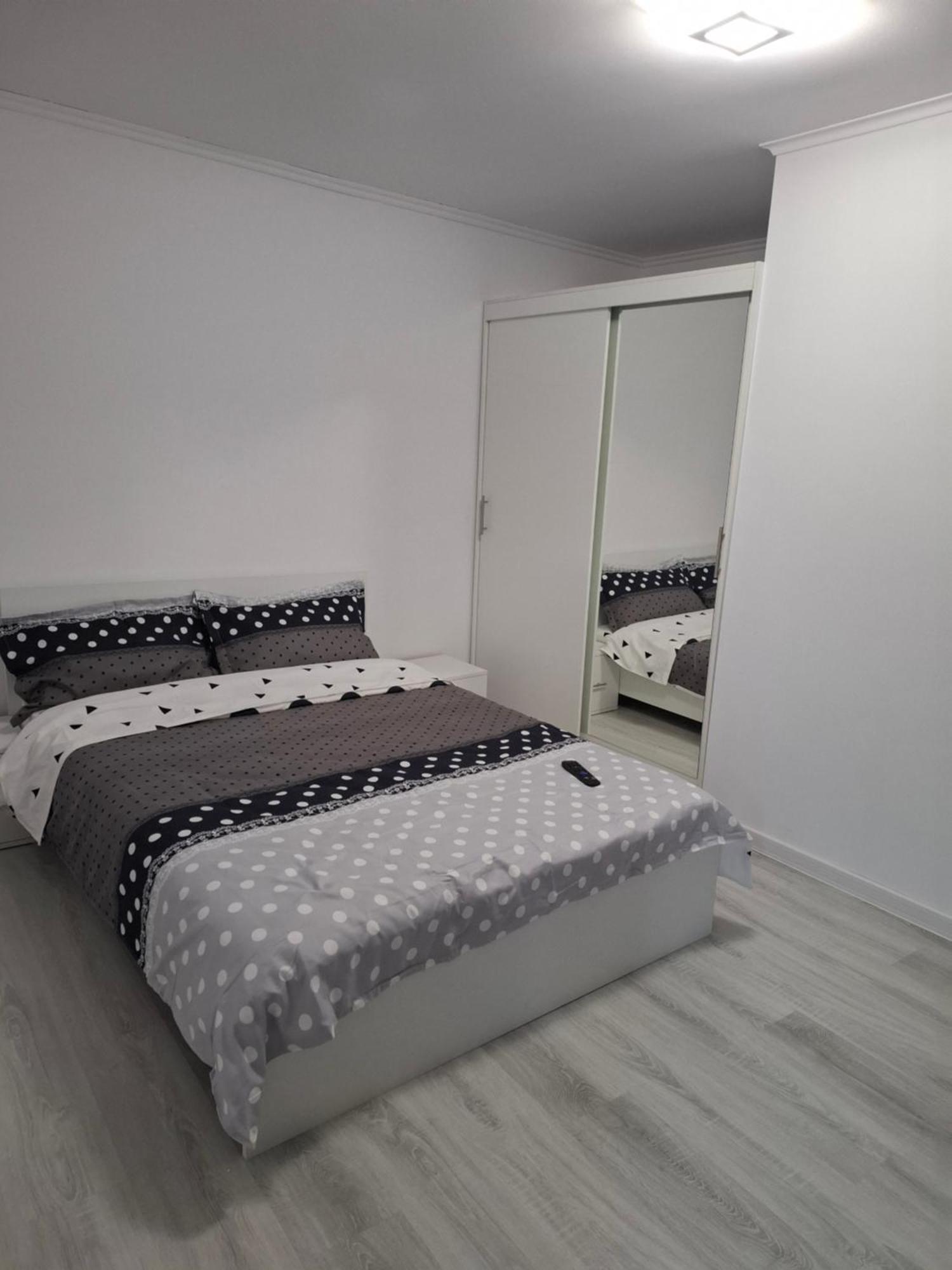 La Dede Hotel Calafat Bagian luar foto