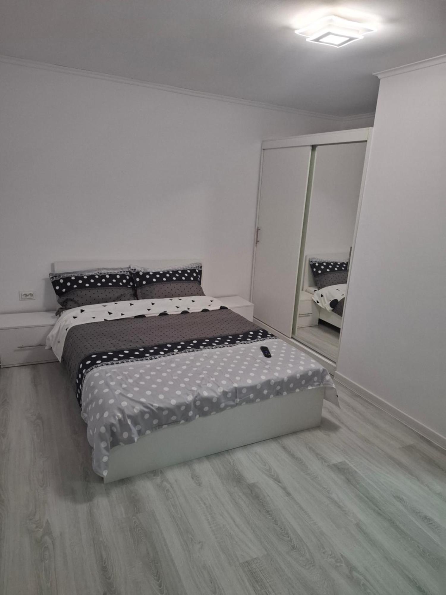 La Dede Hotel Calafat Bagian luar foto